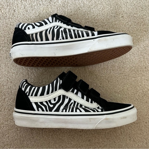 Vans Men 5.5/ women 7 Old Skool Classic Black and White zebra Sneakers - Picture 7 of 9